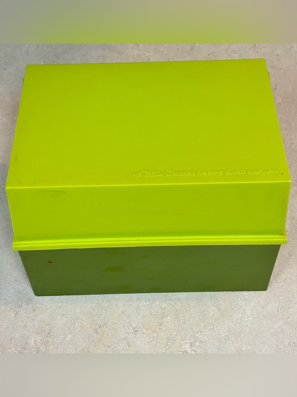 Betty Crocker Bright Lime Green Two-Tone Recipe Card Library Storage Box